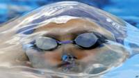 Nadadora en piscina