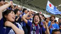 Hinchas japoneses en el partido contra Costa de Marfil
