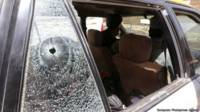 Disparo en el taxi en el que iban las cooperantes asesinadas.