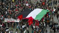 Miles de personas marcharon el 9 de agosto en Santiago para solidarizarse con el pueblo palestino.