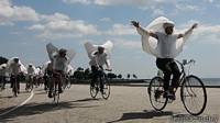 Gente en bicicleta