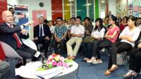 Cựu ngoại trưởng Anh William Hague nói chuyện với sinh viên Việt Nam tại Hội đồng Anh hồi năm 2012