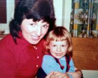 141029171114__78580607_christian-with-mum-624.jpg (200&times;160)