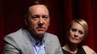 Kevin Spacey ha aprendido algo de su personaje de 'House of Cards', actuando antes de que lo hagan sus enemigos. 150414152236_kevin_spacey_624x351_getty.