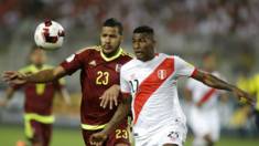 Salomón Rondón y Carlos Ascues