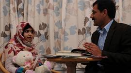 Malala junto a su padre