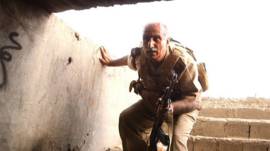 Soldado kurdo en combate contra ISIS