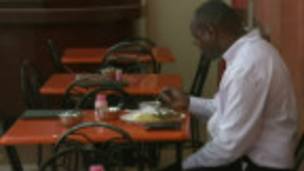 Un kenya dans un fastfood (Image d'archives)