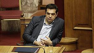El primer ministro, Alexis Tsipras, puede verse abocado a convocar elecciones por la inestabilidad política provocada por el acuerdo con los acreedores.