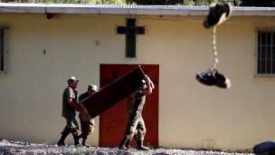 Los Ćŗltimos meses han sido particularmente convulsos en Guatemala, donde centenares de personas murieron en un reciente deslave. Entierro de una vĆctima de deslave en Guatemala