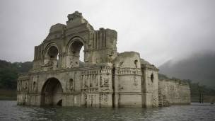 Iglesia en las aguas del río Grijalva