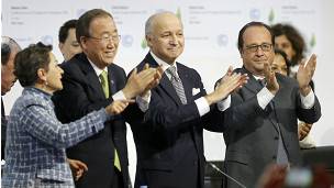 Francois Hollande y Ban Ki-moon celebran el acuerdo