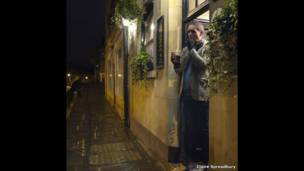 Человек с электронной сигаретой