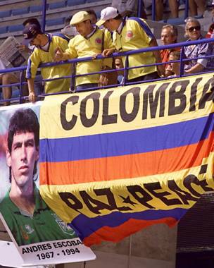 Los hinchas colombianos no olvidaron a Andrés Escobar en el mundial de Francia 1998.