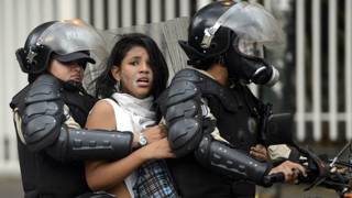 Manifestante detenida en Venezuela