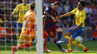Messi, durante el partido contra Las Palmas 150926165922_messi_jugada_624x351_ap_noc