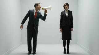 Hombre gritándole a una mujer 151023213504_debate_promo_640x360_spl_no