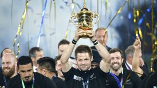 151031203707_los_all_blacks_en_el_moment