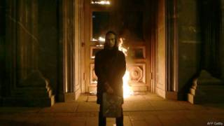 151109122238_pavlensky_burns_fsb_building_640x360_afpgetty.jpg