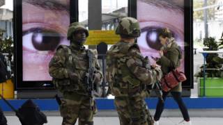 151115141700_paris_exercito_640x360_afp_nocredit.jpg