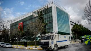 Zaman gazetesi önünde ikinci polis müdahalesi