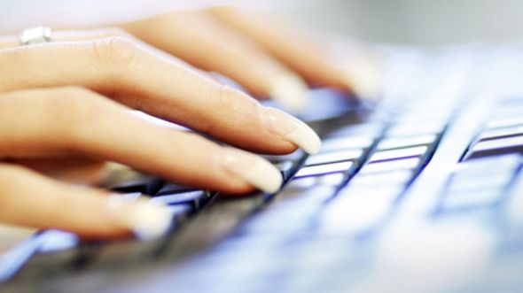 110910081155_cn_woman_keyboard_512x288_r