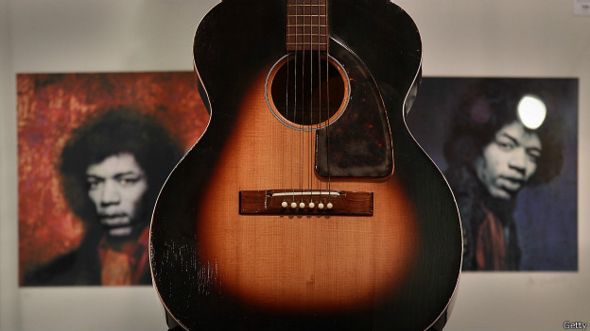 La guitarra favorita de Hendrix, subastada en 2010