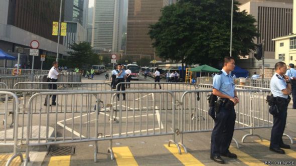 警方已禁止示威者再返回特首辦外的位置