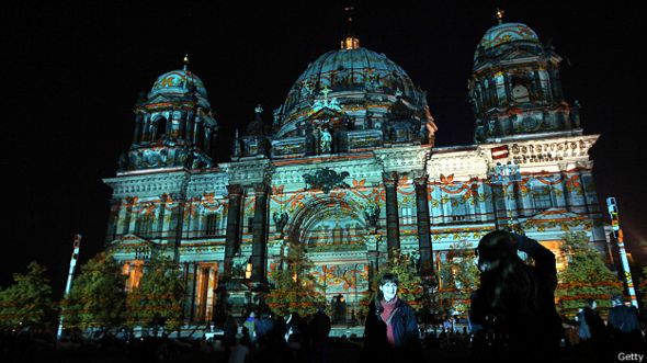 Catedral de Berlín iluminada para el Festival de las Luces