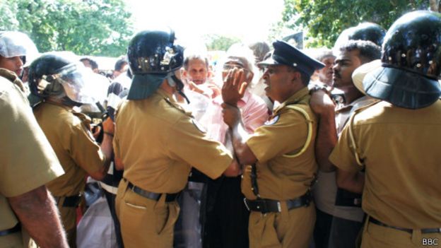 140830121940_vavuniya_disappeared_protes