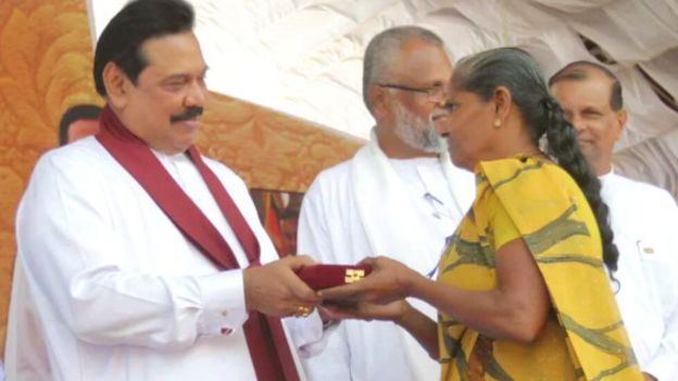 141015172323_mahinda_tamil_gold_512x288_