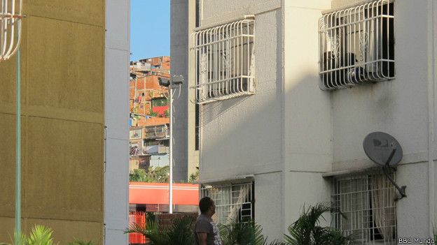 150310163855_venezuela_mision_vivienda_la_urbina_624x351_bbcmundo.jpg