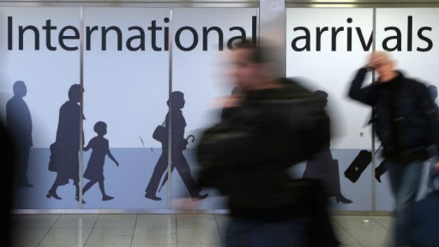 இங்கிலாந்து: சட்டவிரோத குடியேறிகளுக்கு வீடுகளை தருவோருக்கு சிறை