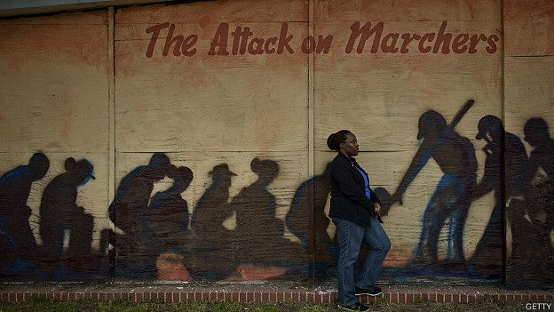 Mural sobre las marchas de Selma y una mujer al frente