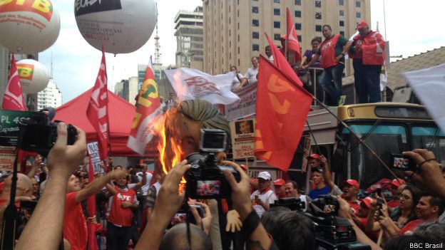 Manifestação contra a lei de terceirização (BBC Brasil)