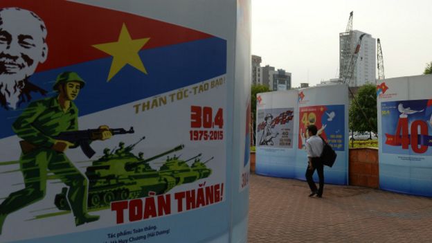 Pano triển lãm ngoài trời kỷ niệm 40 năm ngày 30/4 tại Thành phố Hồ Chí Minh