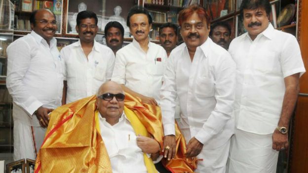 150426120855_vijayakanth_with_karunanidh