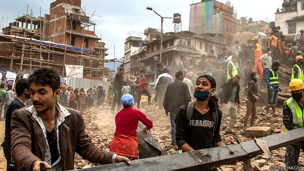 Tareas de rescate en Katmandú