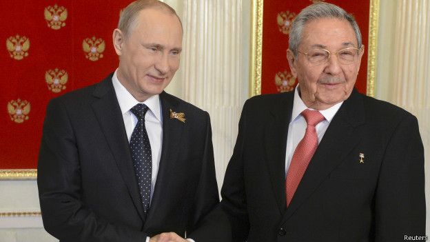 Vladimir Putin y Raúl Castro