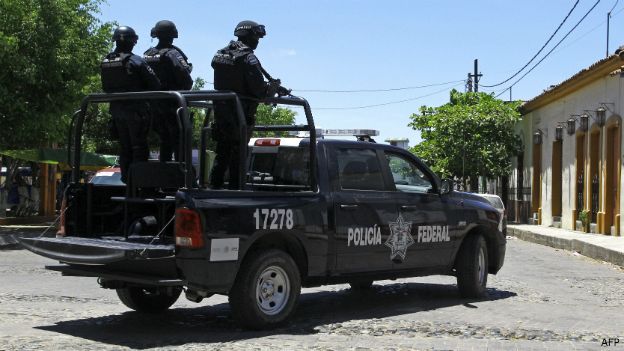 Policías mexicanos