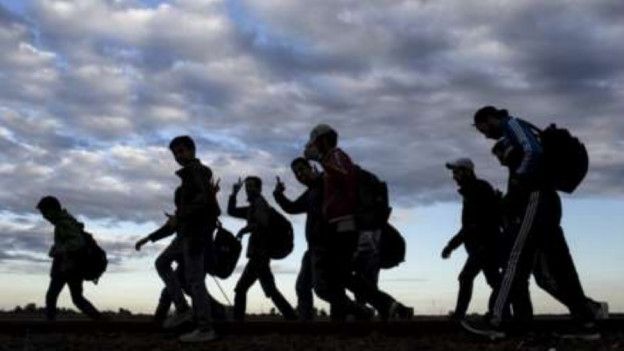 நாளை விடியும் என்கிற நம்பிக்கையில் இன்றைய இரவில் நீளும் நடைபயணம்