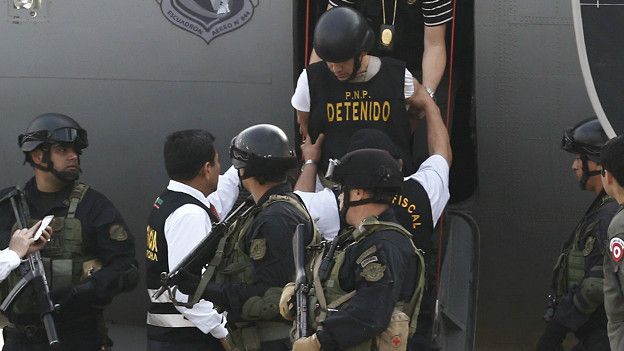 Gerald Oropeza aterriza en Lima 150914003227_gerald_oropeza_el_lima_624x