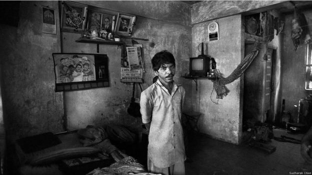 Trabajadores de cloacas en Bombay