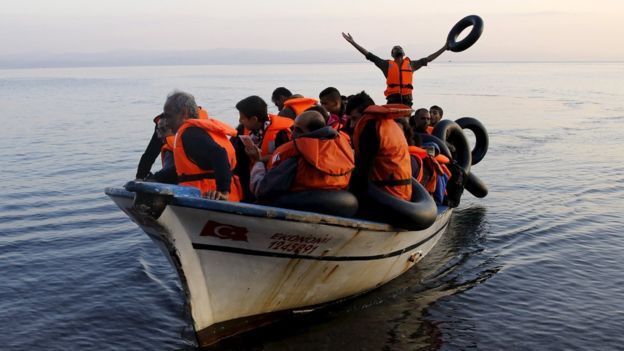 Migrantes sirios tratando de llegar a Europa