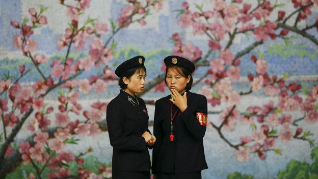 Работницы пхеньянской подземки