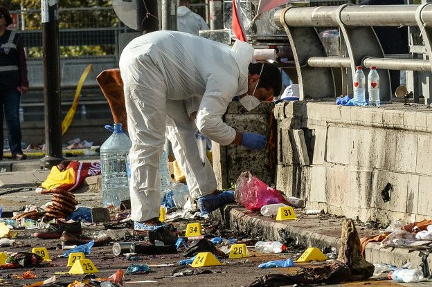 Следователь на месте взрыва