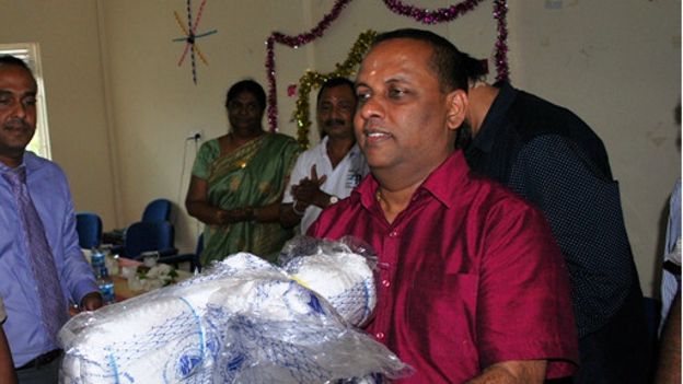 இலங்கை மீன் பிடித்துறை அமைச்சர்  மஹிந்த அமரவீர