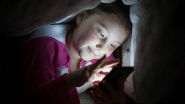151115225809_kid_smart_phone_sleep_640x360_thinkstock_nocredit.jpg