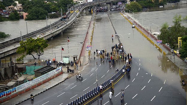 151203040357_chennai_flood_624x351_epa_n