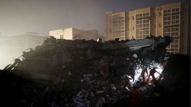 151220230736_cn_guangming_collapse_03_624x351_reuters_nocredit.jpg